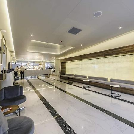 Sea View Apart-Hotel Orbi Twin Towers 1413 Batumi Exterior photo